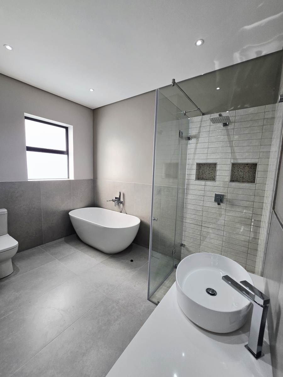 3 Bedroom Property for Sale in Kingswood Golf Estate Western Cape